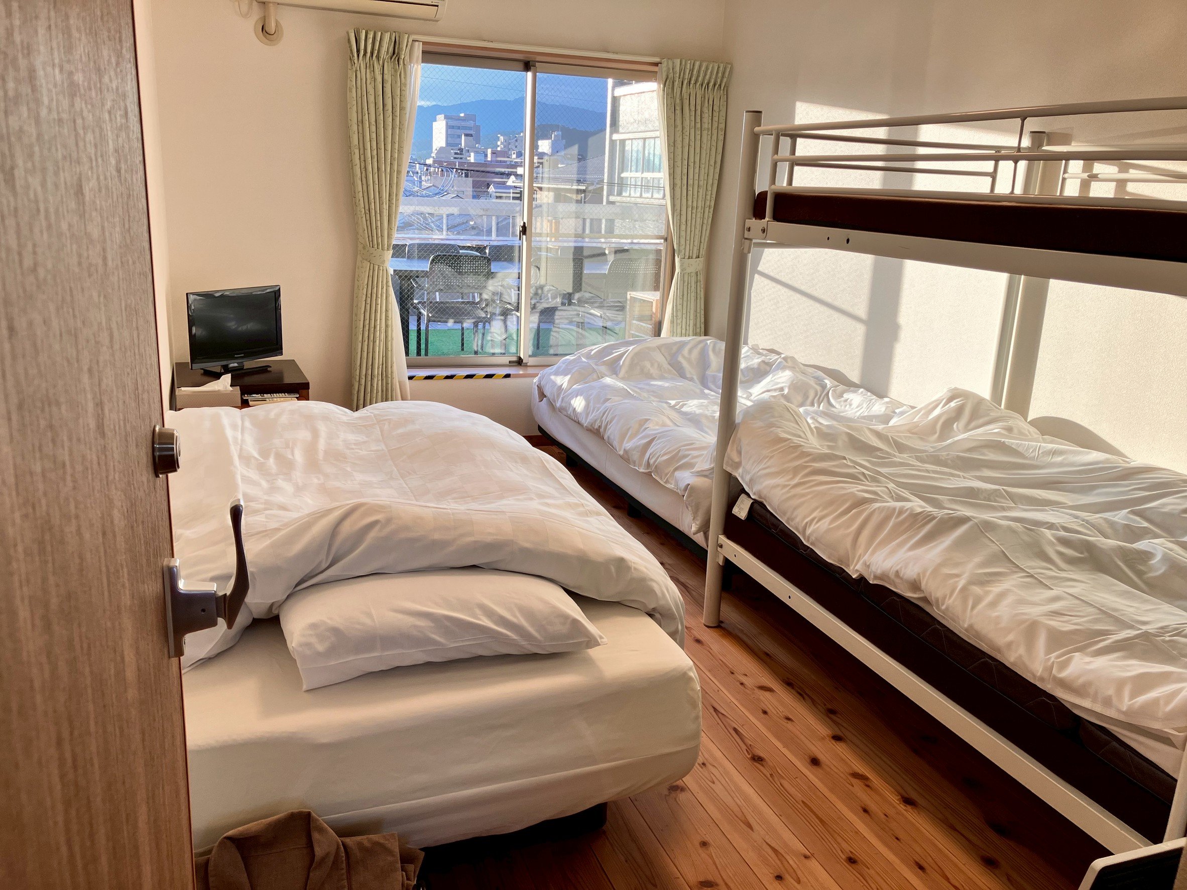 �q��C�@�z�c���S�g�܂ŕ~�����Ƃ��ł��܂��B