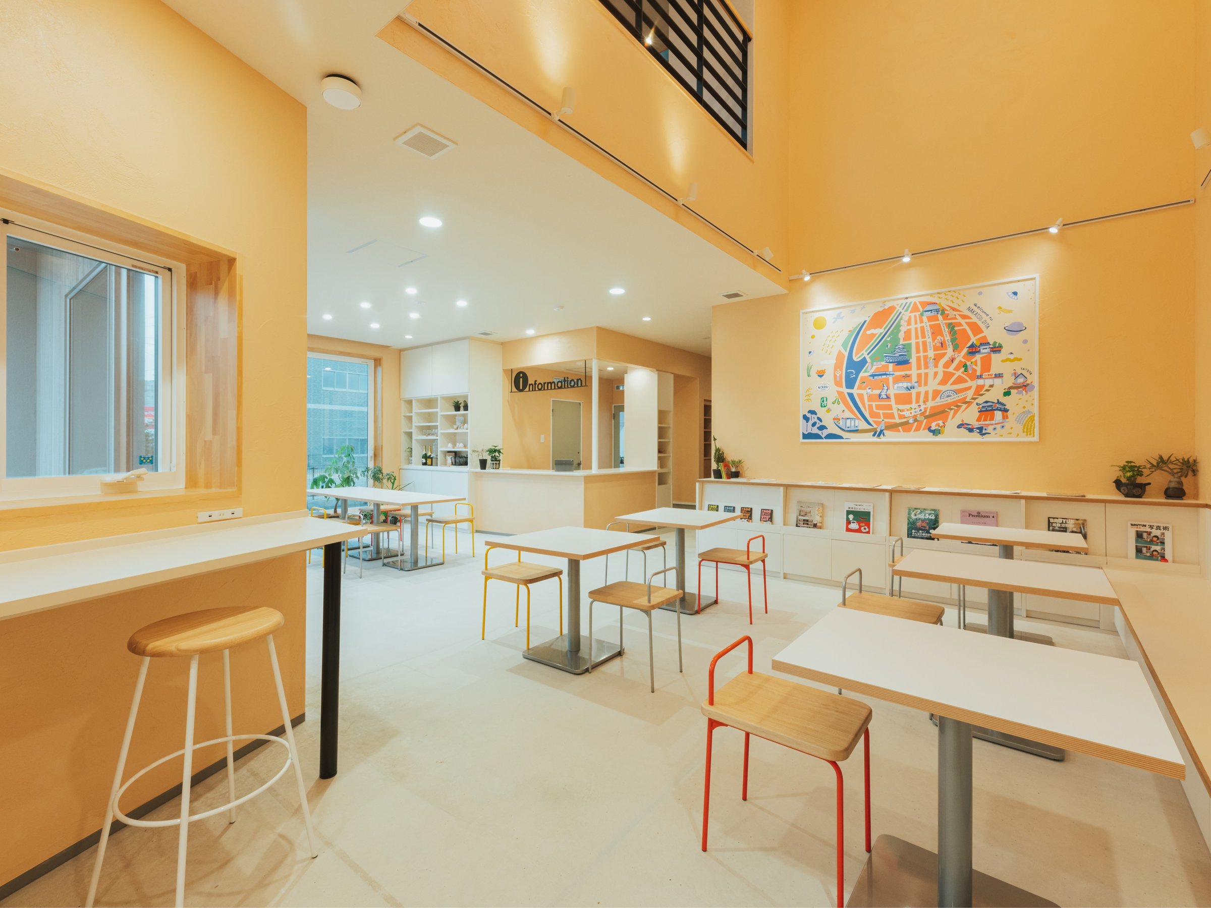 ���E���W