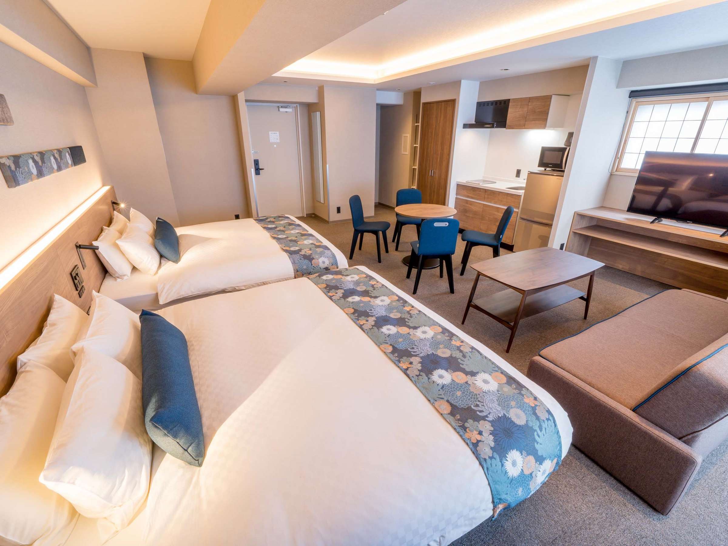 �v���~�A�L���O�t�@�~���[ with �V�A�^�[