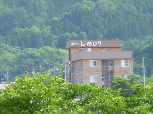 �����̘[�A�Еi���ɘȂމ���h