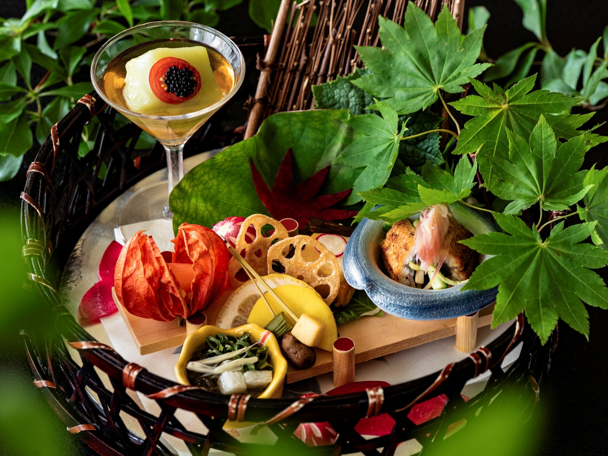 �y�O�� ������z�S���e�n�̐H�ނ��ᖡ���A�G�߂̏{��t�ł�B�ʂ肠�ӂ��O��