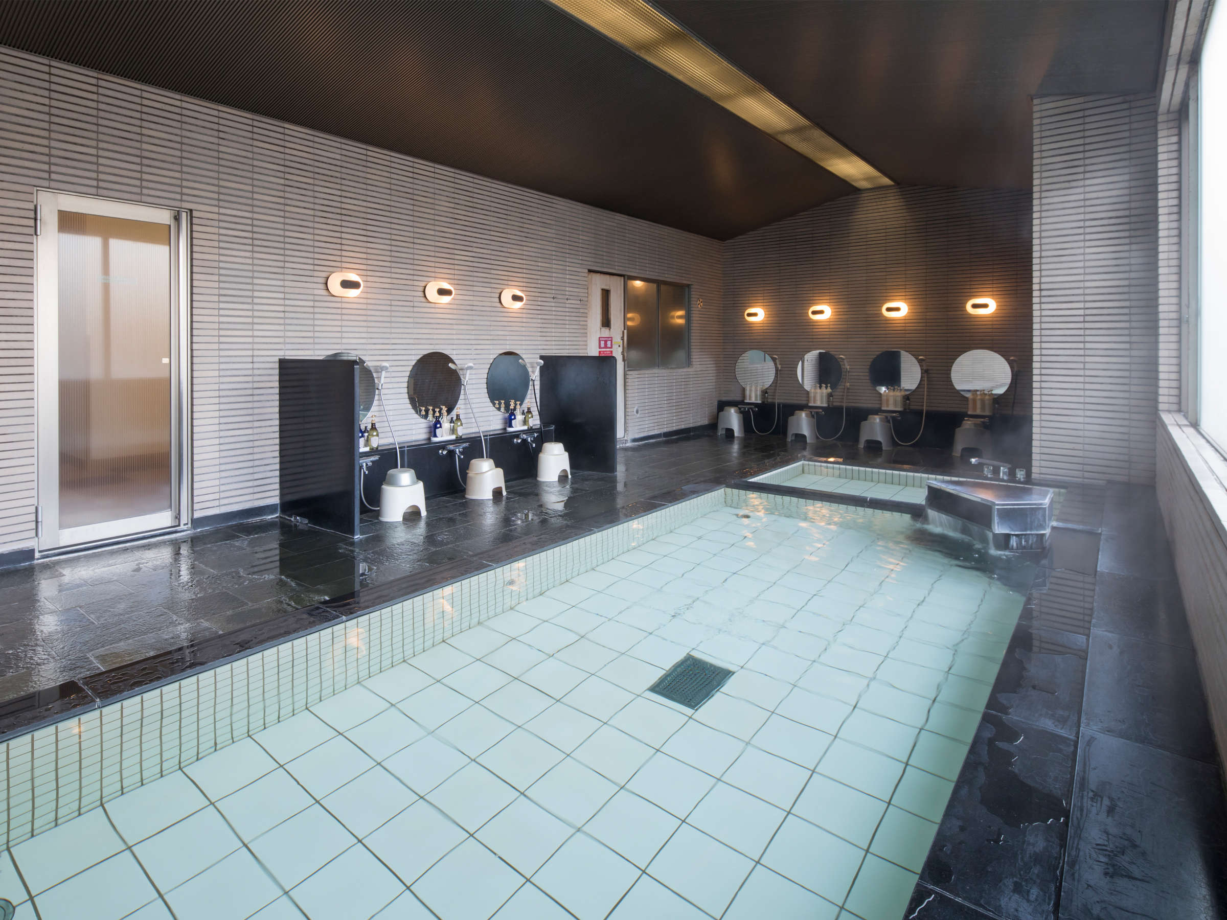 ����E�T�E�i�@15�F00�`22�F00�i21�F30�ŏI����j�@1��550�~�i�ō��j