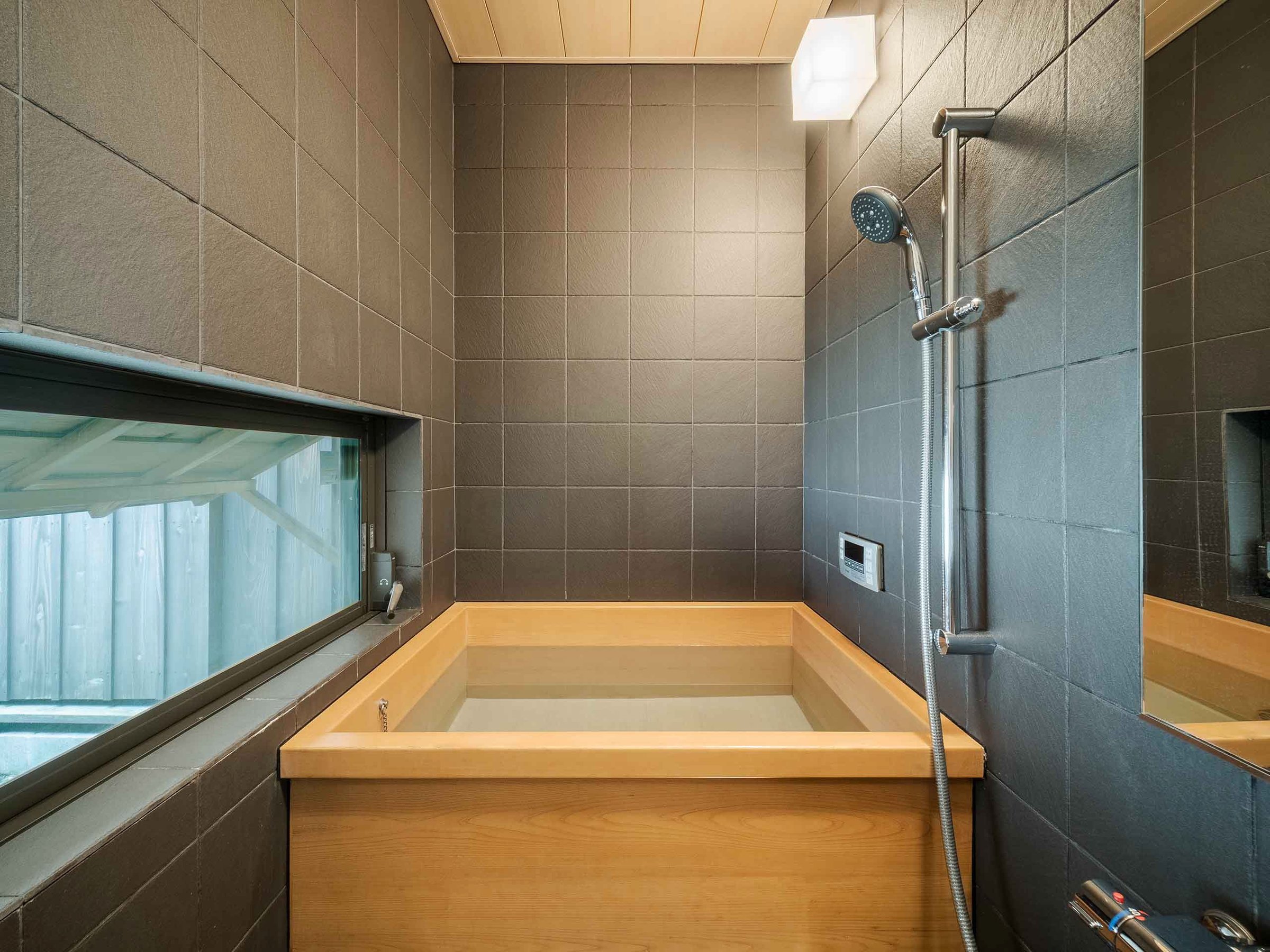 �ؒ��]���ґ�ȗ����B���R�������Ȃ���̗D��ȃo�X�^�C�����B