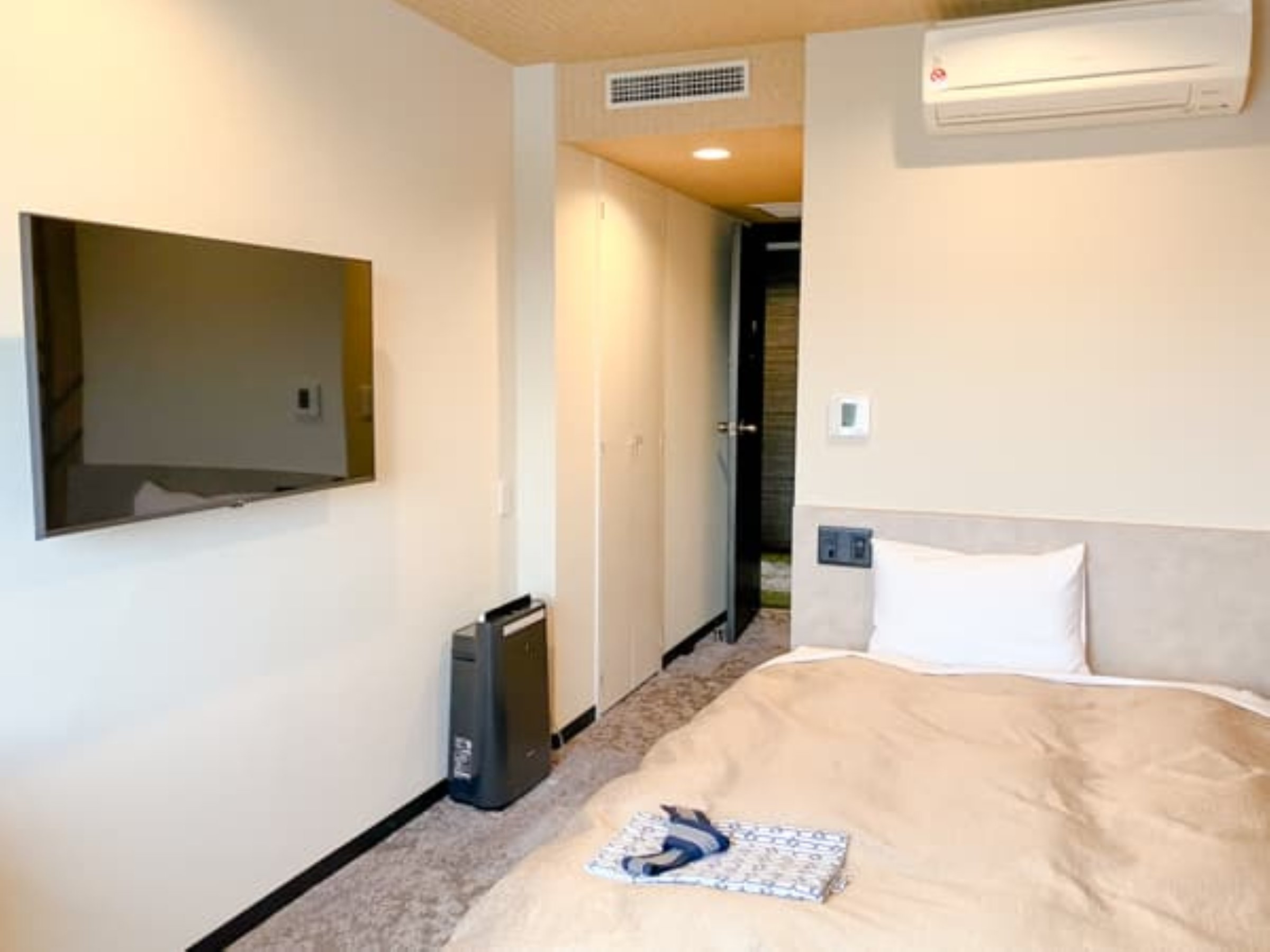 �V���O�����[���ʐ�11�u�B��120cm�̃Z�~�_�u���x�b�h1�䁦2���l�̏ꍇ�͓Y���Q�ł̂����p�ɂȂ�܂��B