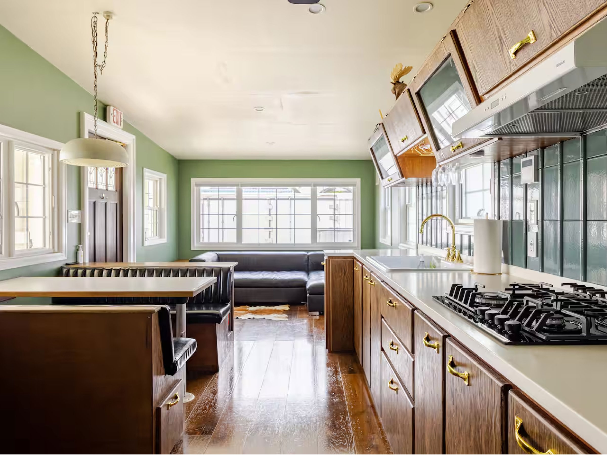 ���r���O�E�_�C�j���O