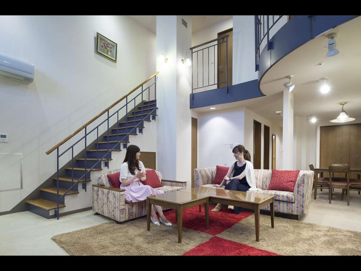 �Z�J�b�v���w���炲�Ƒ��܂ŕ��L���N��ɐl�C�̂������ł��B