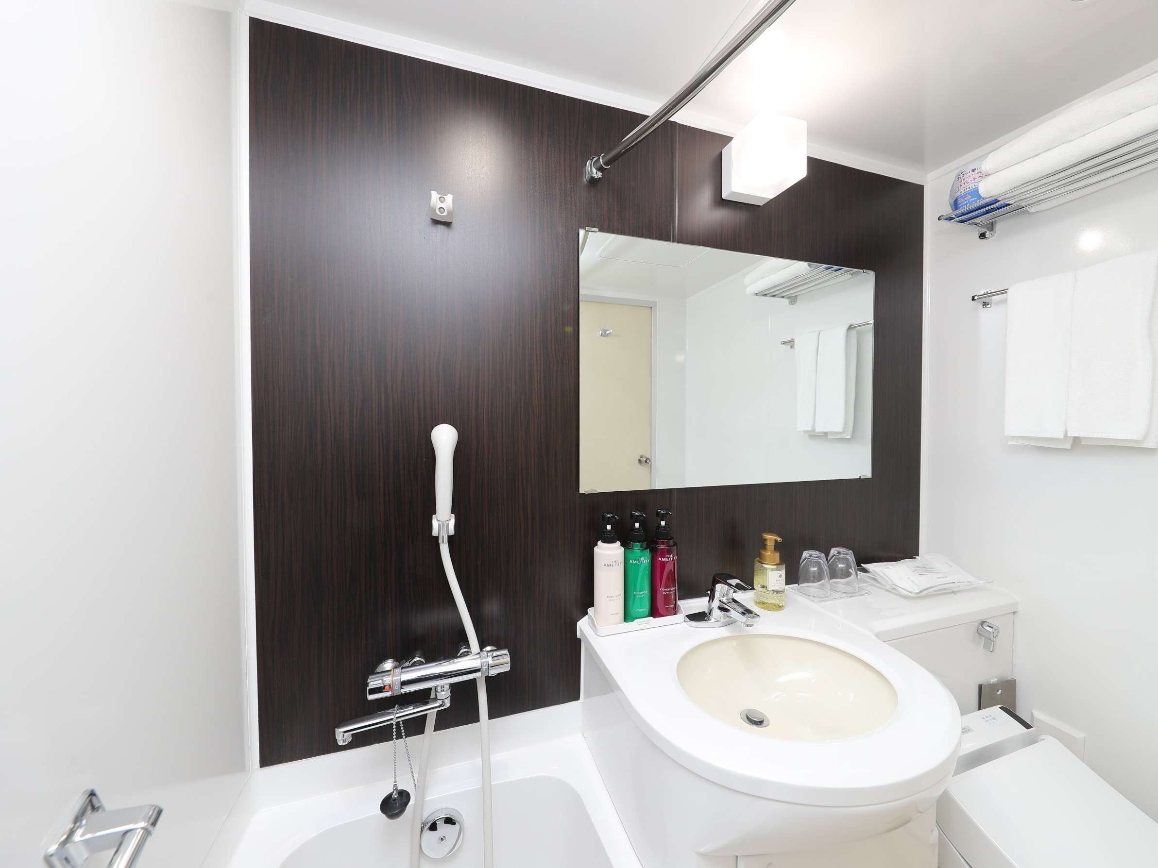 ���j���[�A���ς̃o�X���[���������Ƃ����o�X�^�u�͗��̔�������܂�