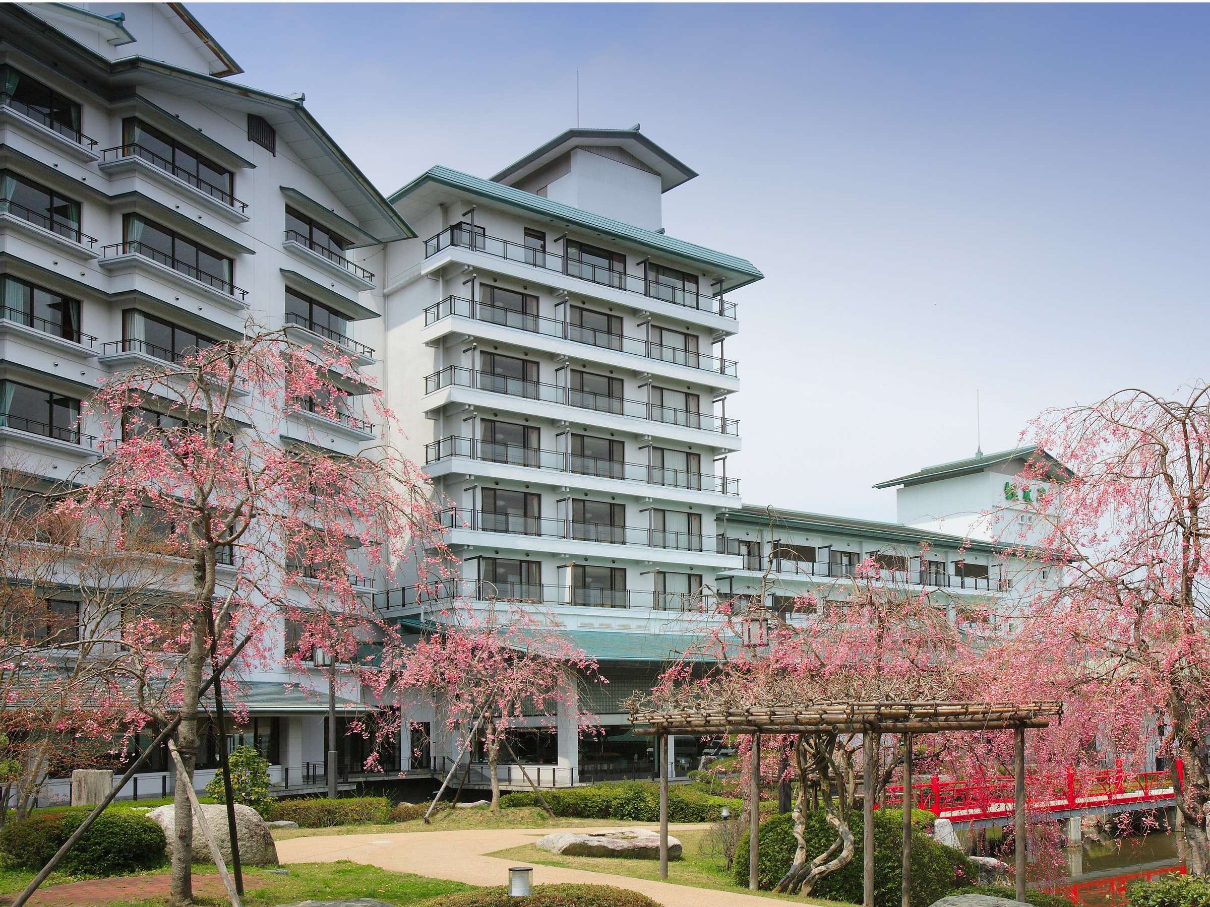 �뉀�̍��ƊO�ρB