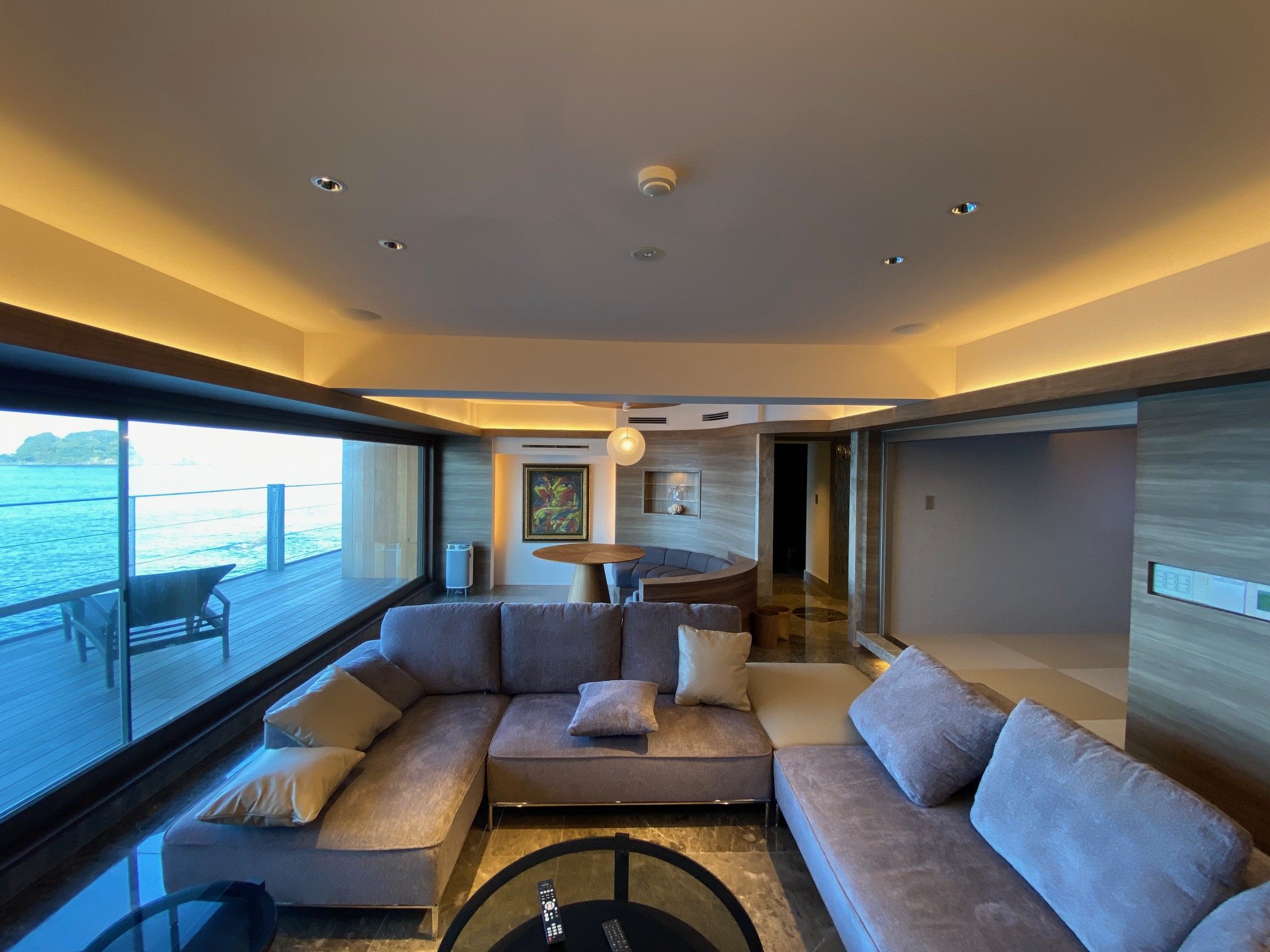 ���ʁiMINAMO�j���r���O�B