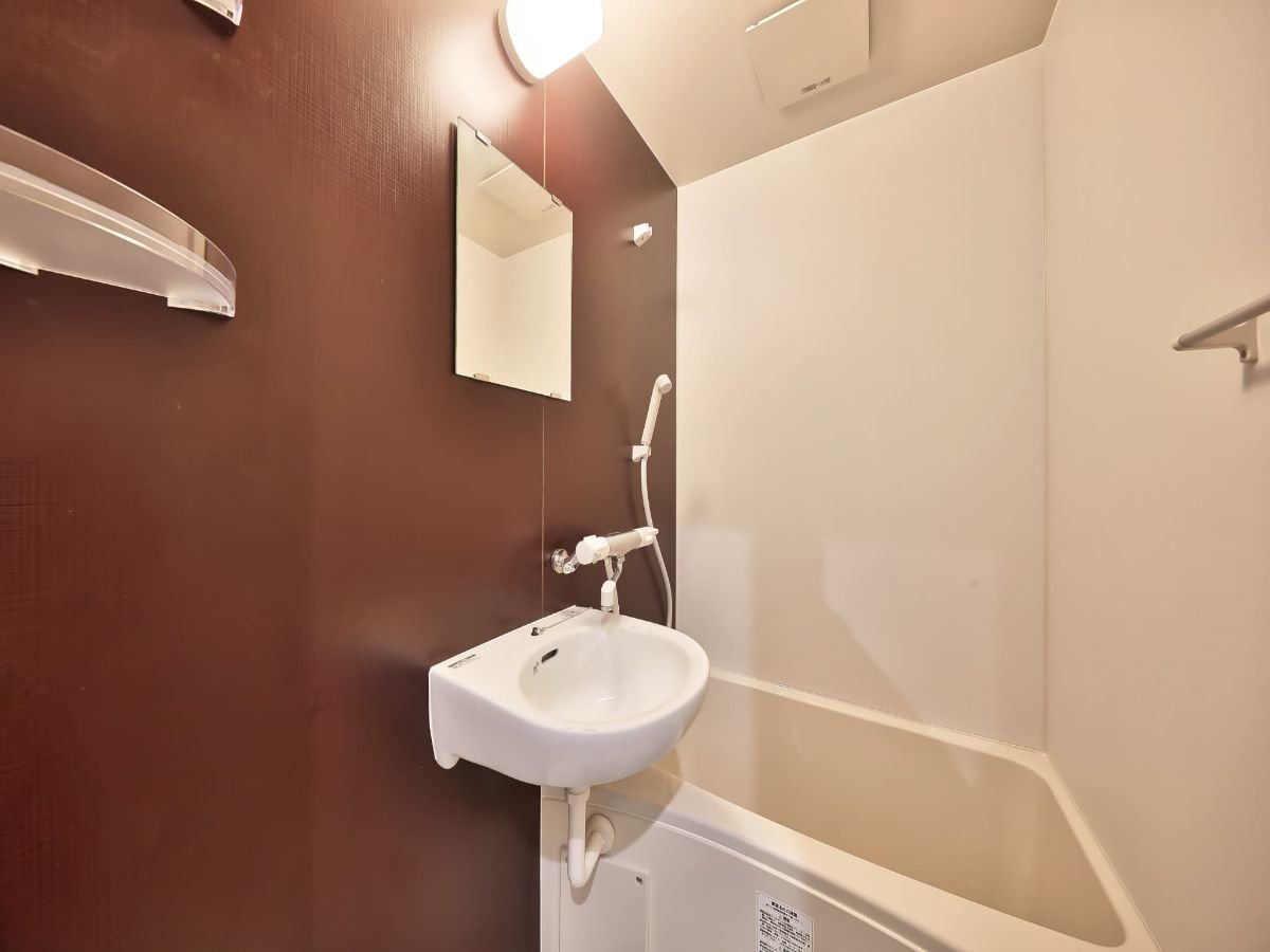 �y�q���ݔ��z����������o�X���[���Ń��t���b�V���B