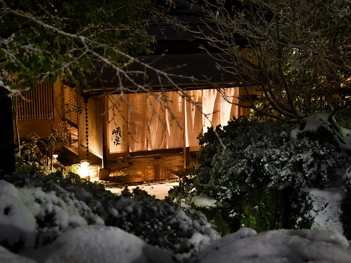 *�y�O�ρb��i�F�z��̌k�J�ɂЂ�����ȂމB��h