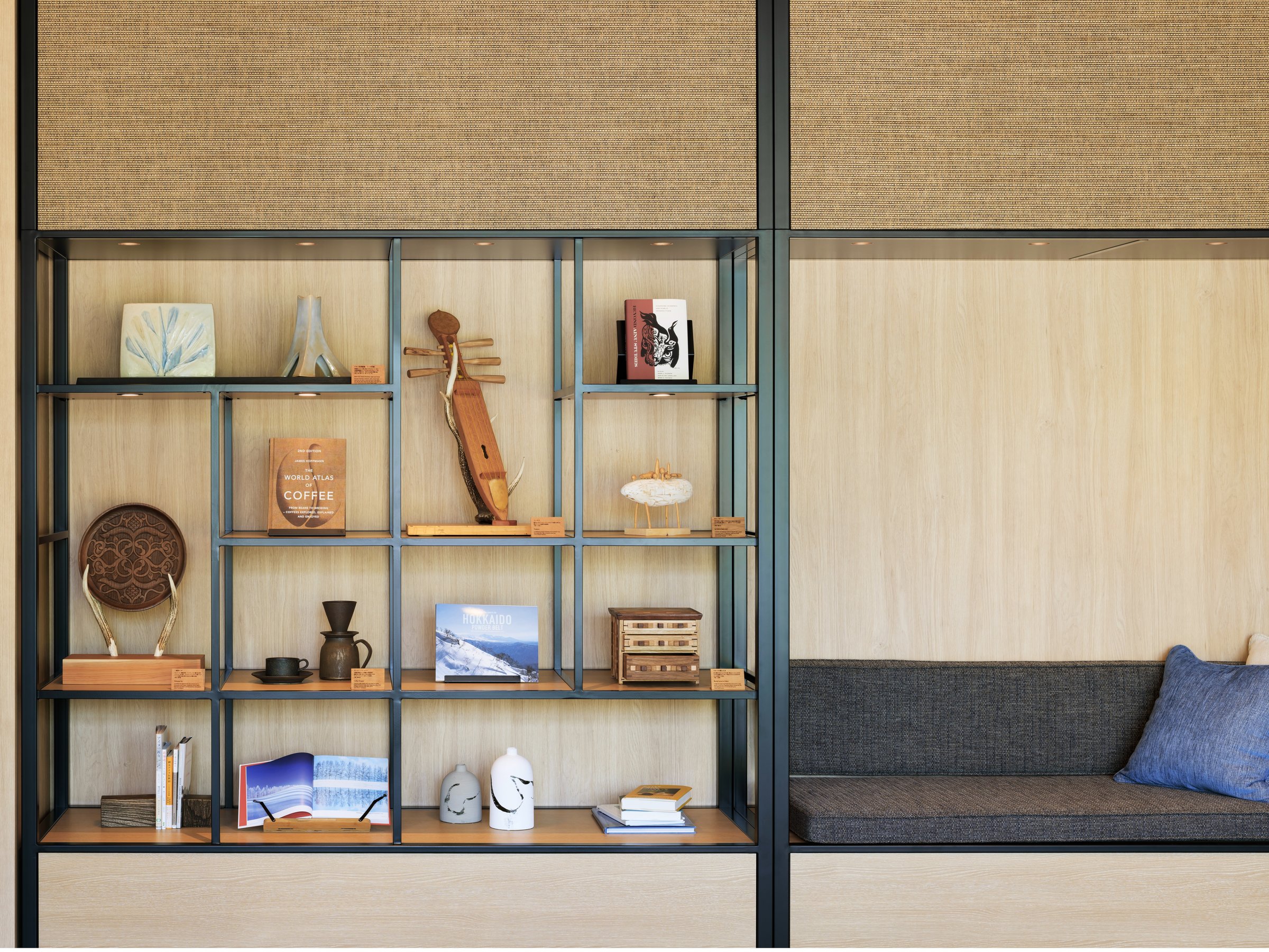 ���C�u�����[�R�[�i�[�F�n��̖��i�A�n���̃A�[�e�B�X�g�A�H�|��Ƃɂ���i�̂��Љ�