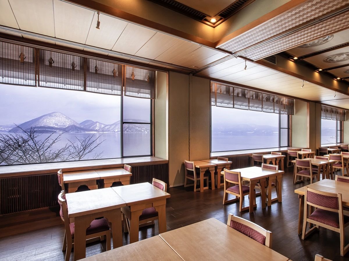 �y�~�z���H����ꂩ��͓���΂���]�I�������i�F�ƂƂ��ɂ��H�������y���݂��������B