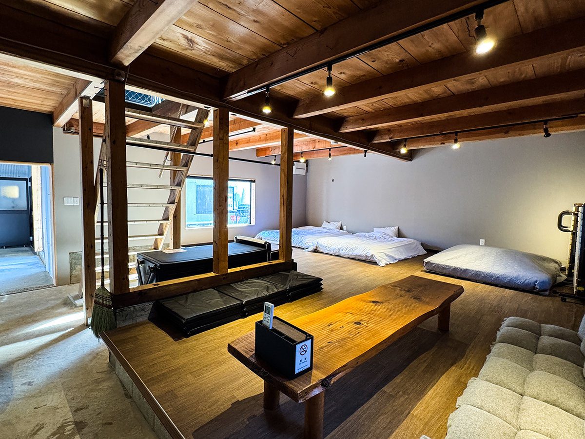 �E�y1�K�������z1�K�ɂ͍ő�10�g�܂ŕz�c��~�����Ƃ��ł��܂��B�l���ɍ��킹�Ă��p�Ӓv���܂�