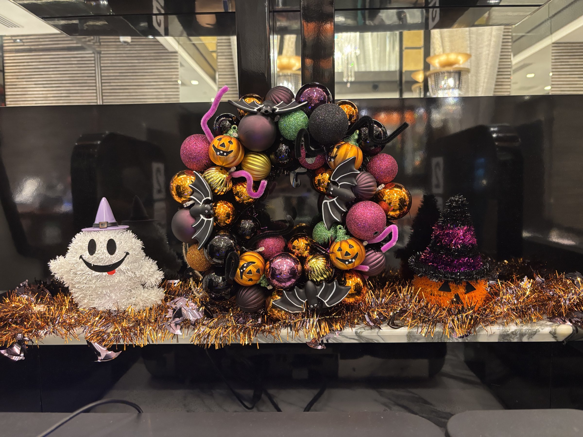 ハロウィン装飾中!(10月31日まで)