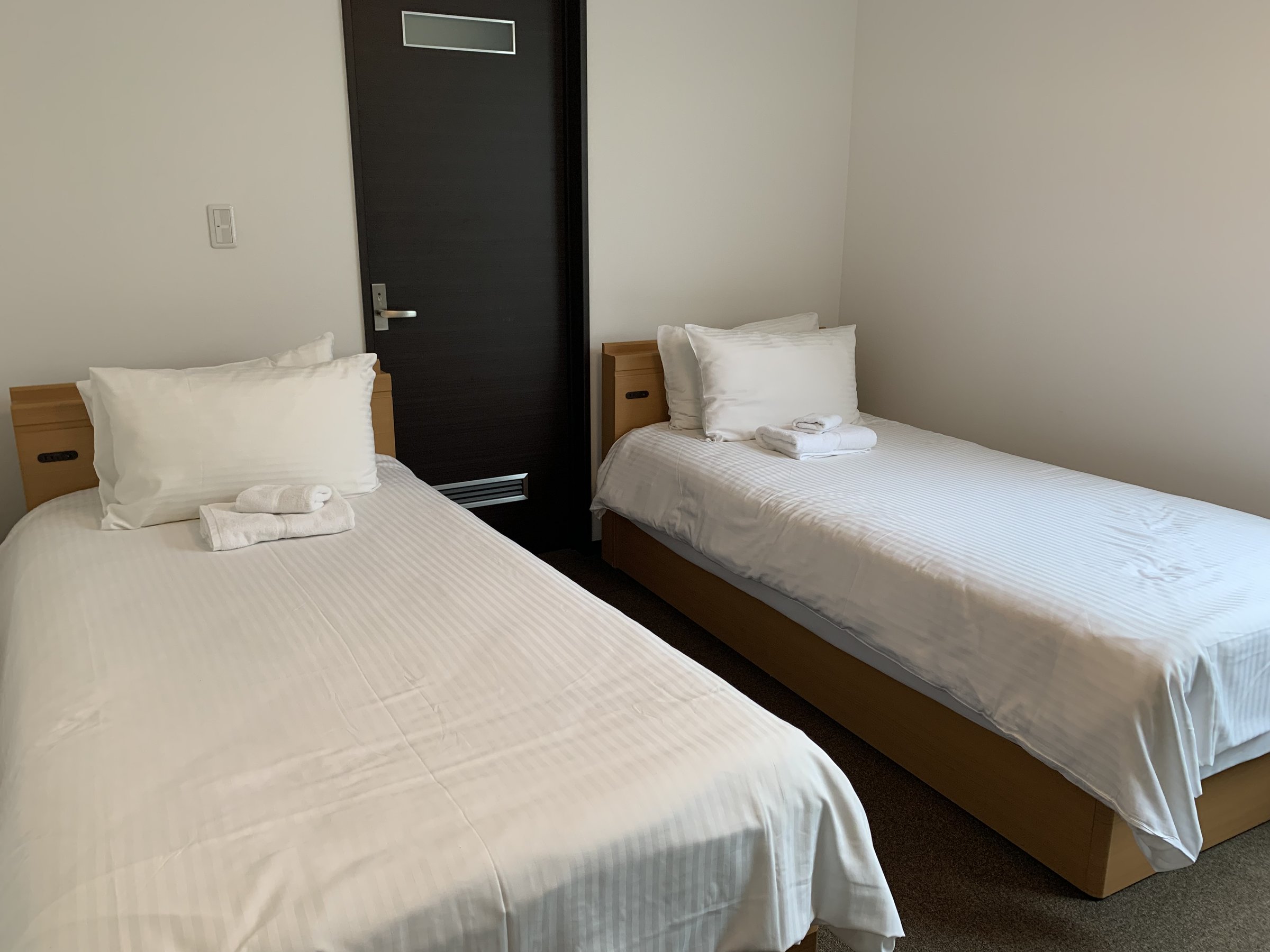 �x�b�h���[��