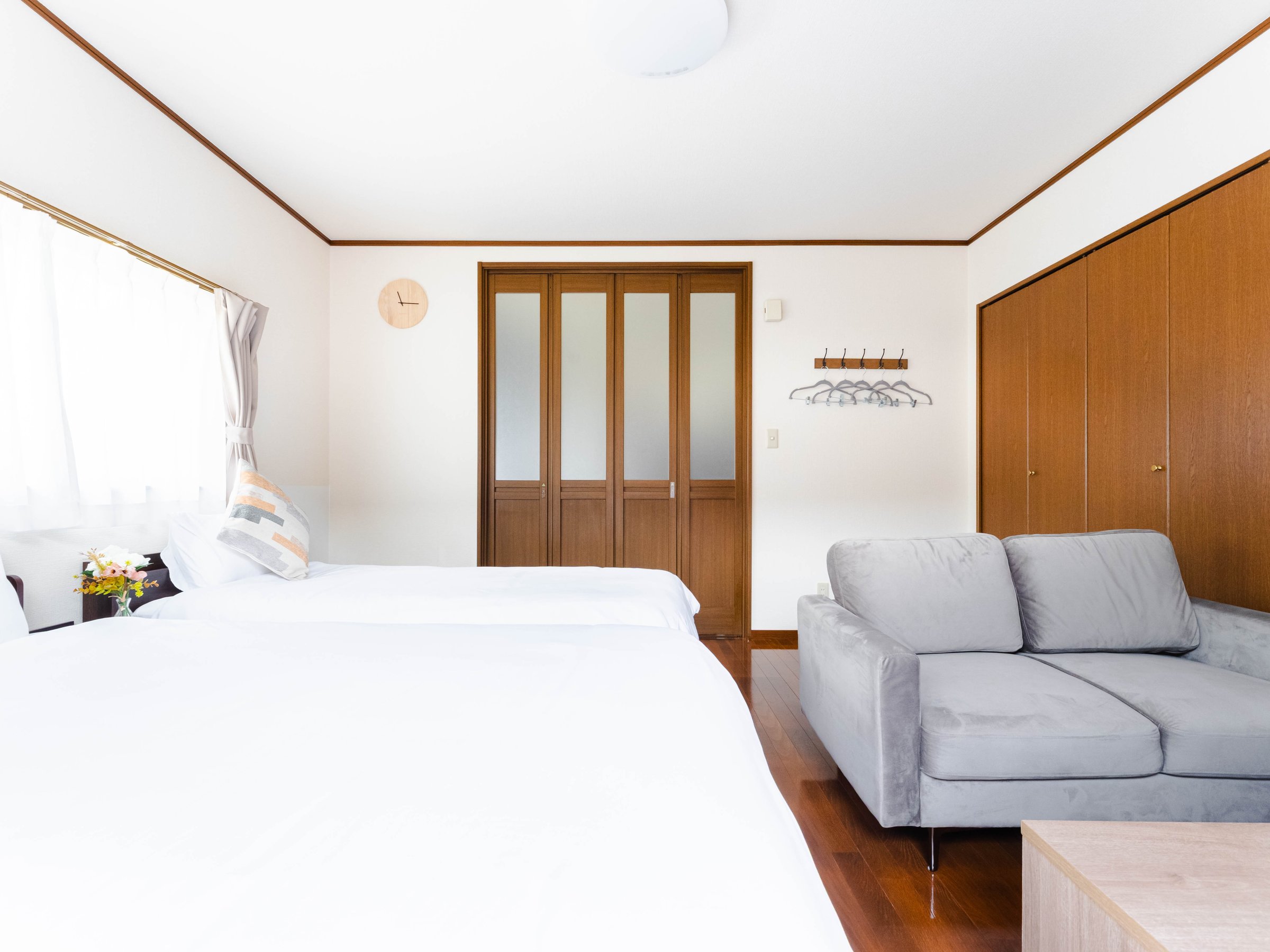 ���r���O