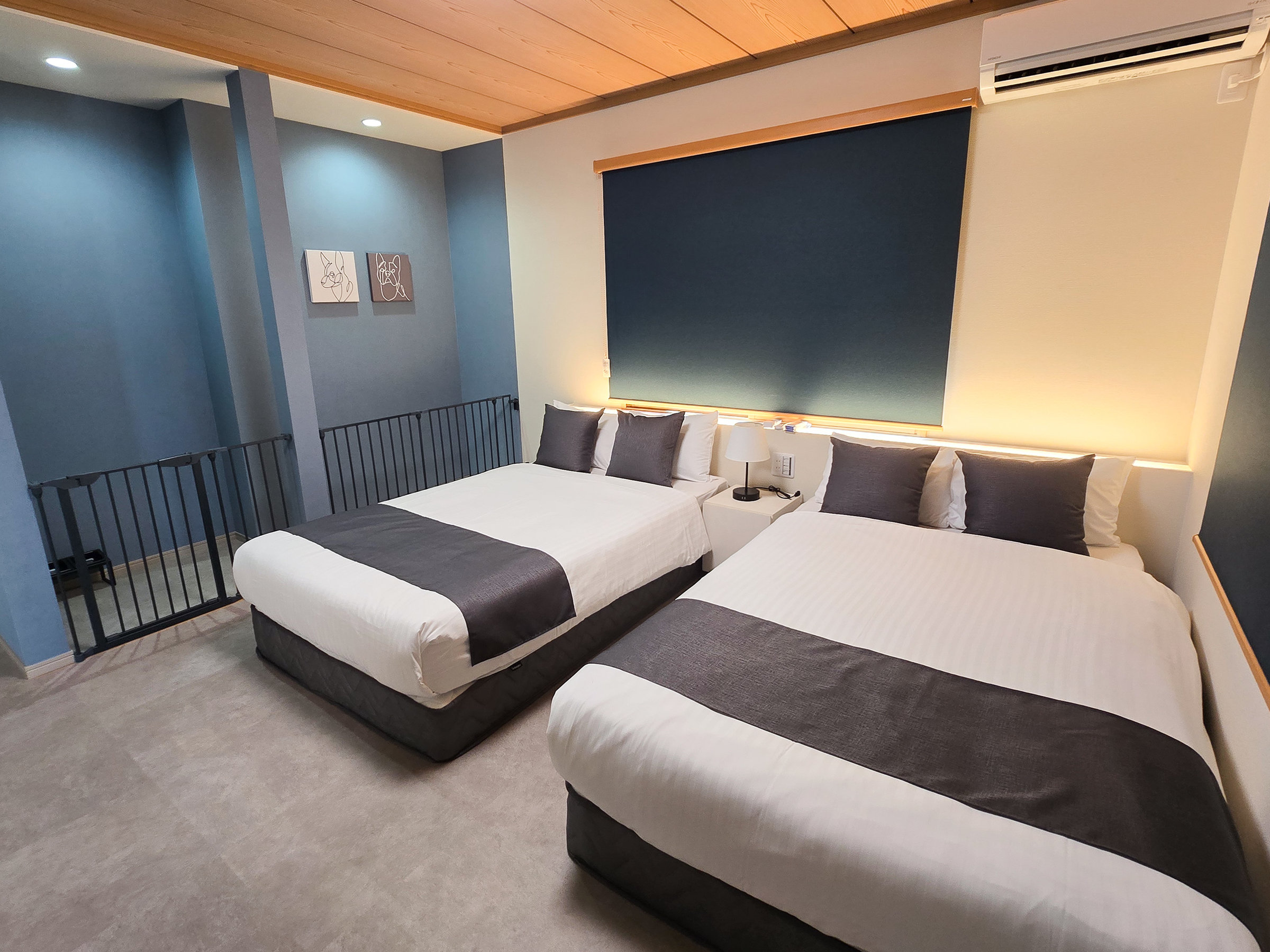 �x�b�h���[��
