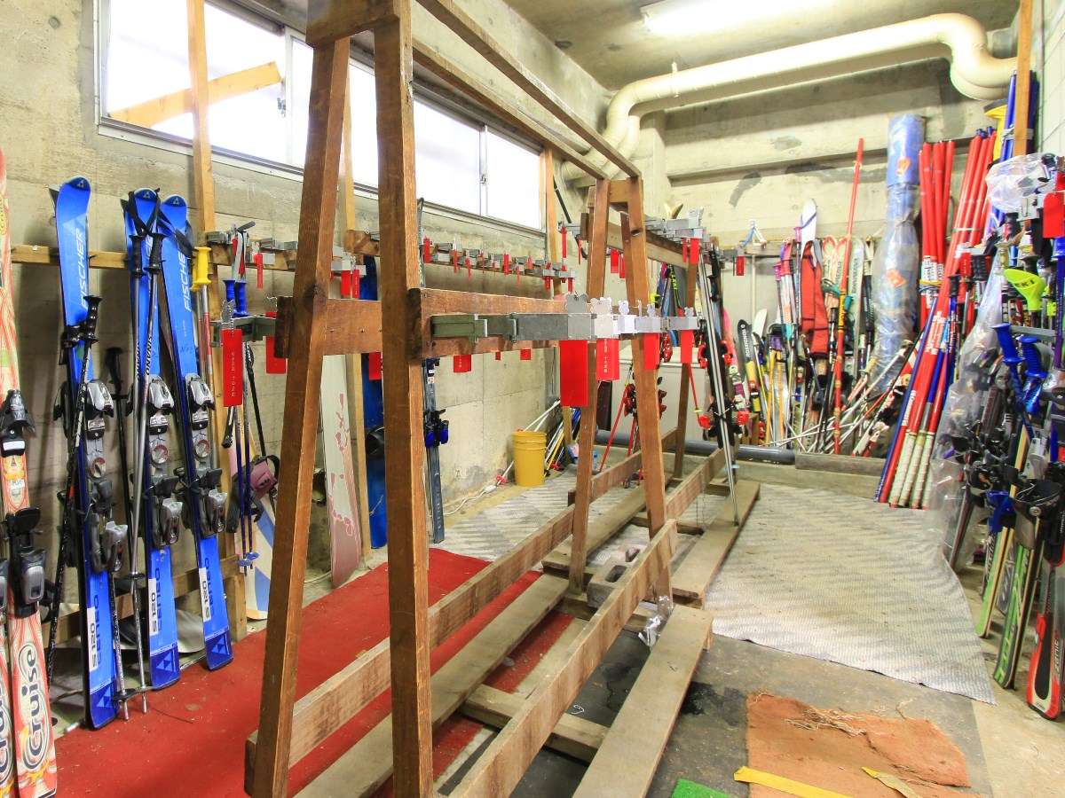 ���t���ň��S�̊������B�O���[���V�[�Y���͎��]�ԓ��̎����ۊǏꏊ�Ƃ��ė��p�ł��܂��B