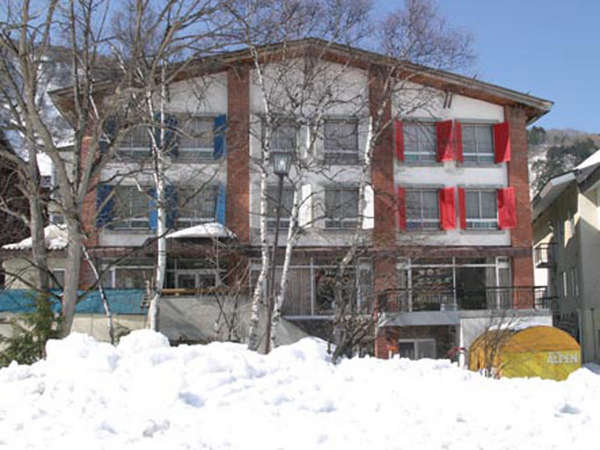 *~̊OρBW1450m̎uꍂɐςA厩R𖞋iĂB