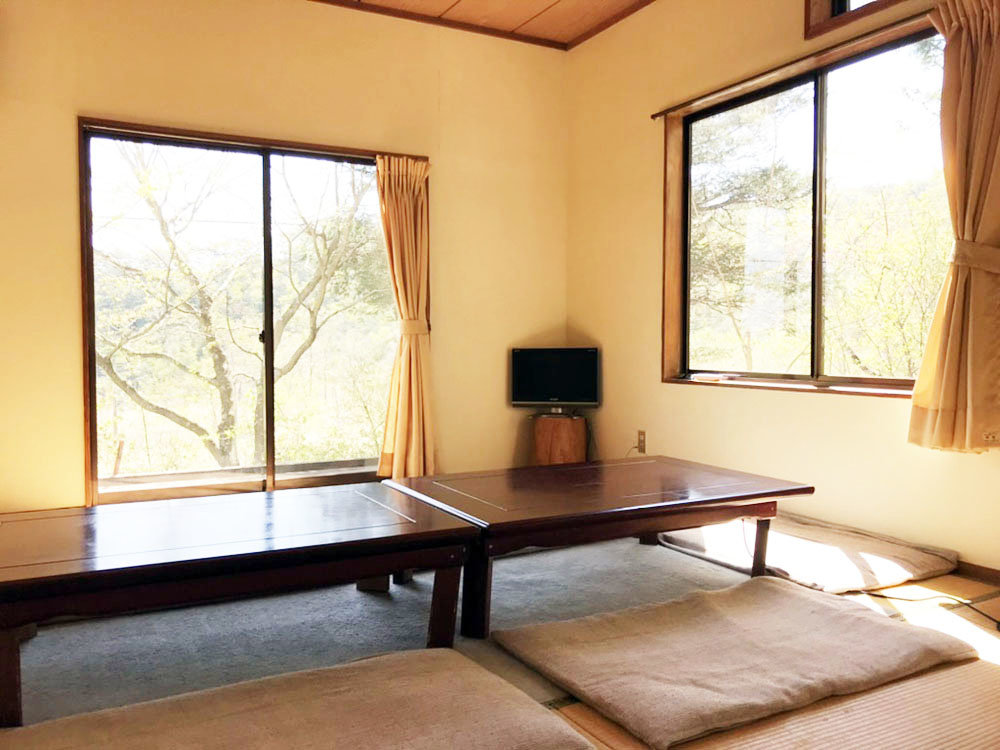 �l�G�܁X�̌i�F�𒭂߂��钃�̊�