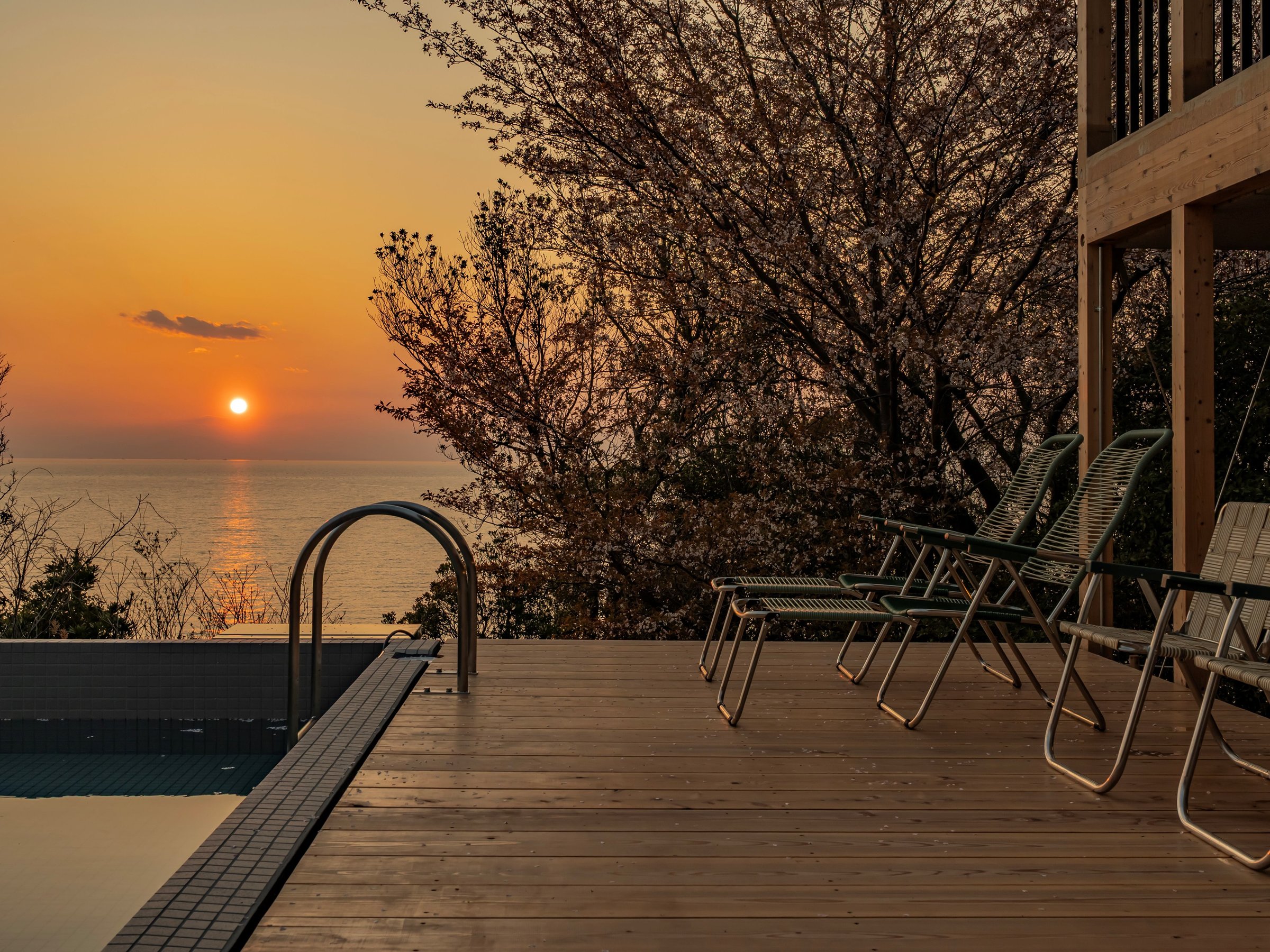 POOL/SUNSET