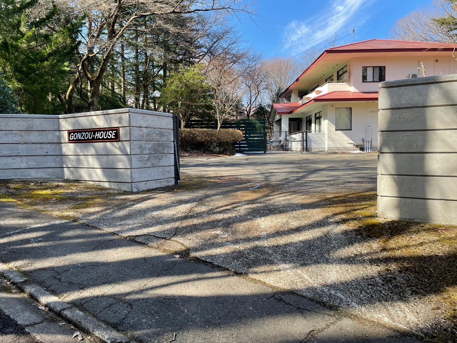 GONZOU-HOUSE�@����