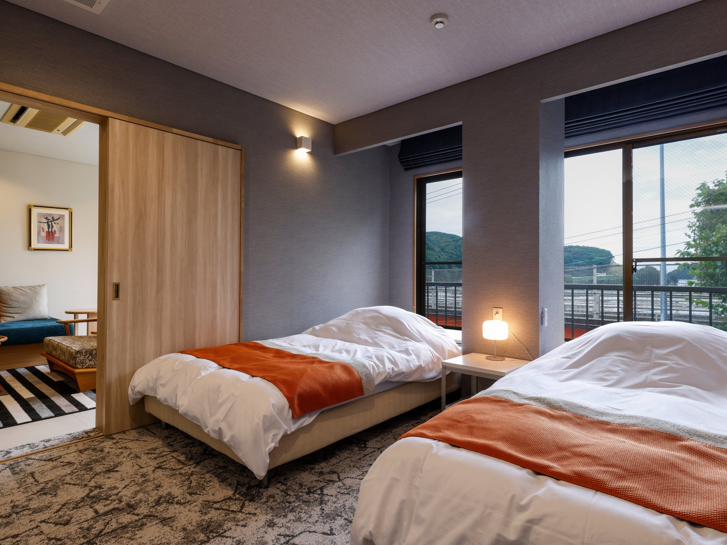 �y���j���[�A����301�z���򕗘C�t���q��