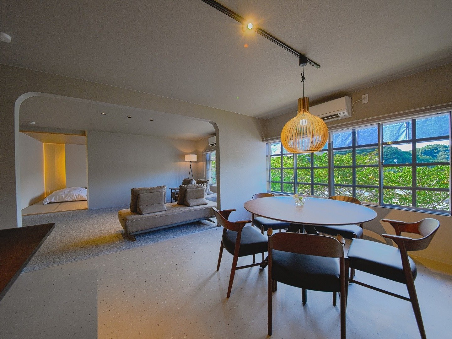 ���r���O�_�C�j���O