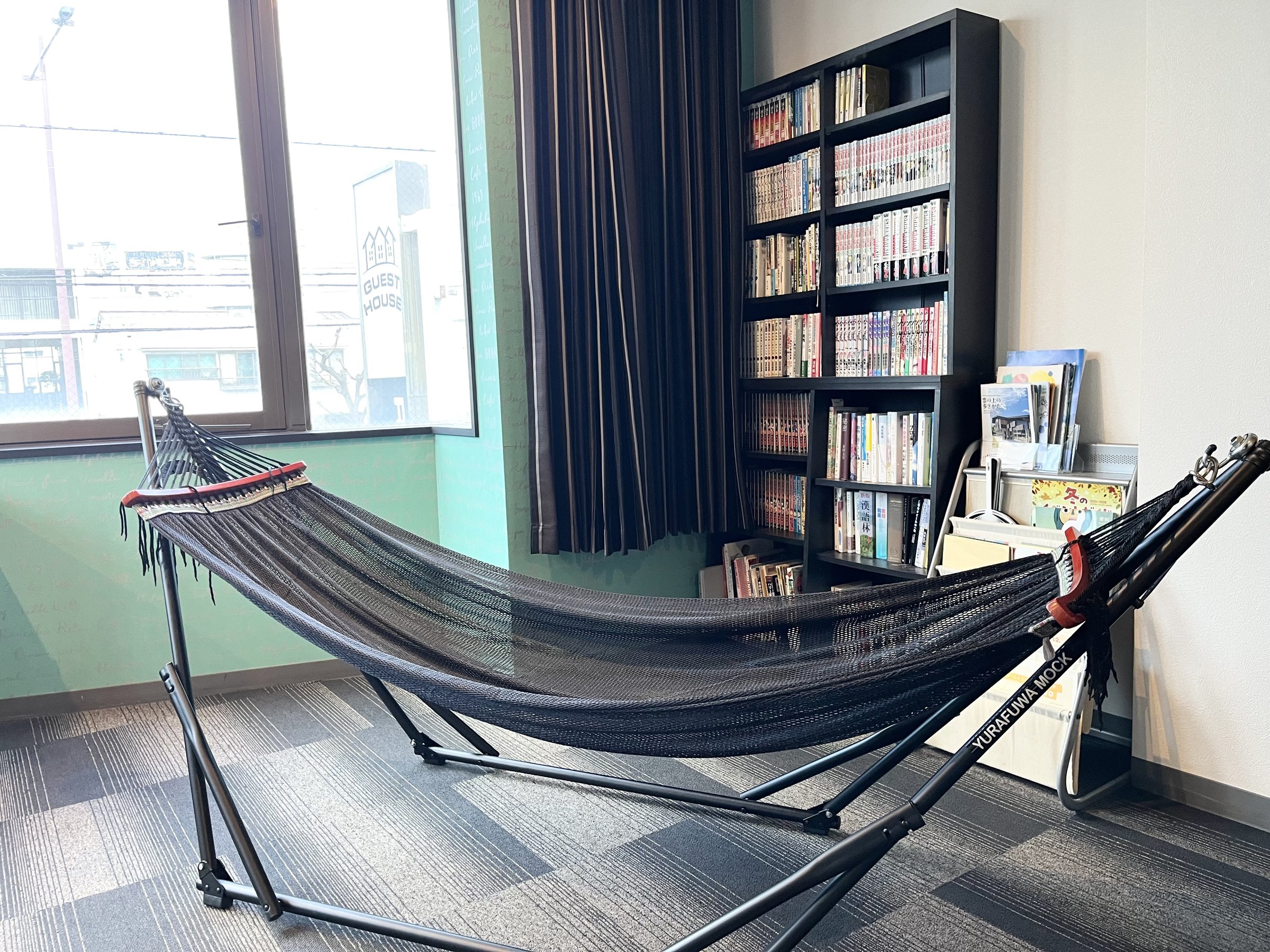 �n�����b�N�Ŗ���⏬���A�c�������̊G�{�Ȃǂ����y���݂��������܂��B