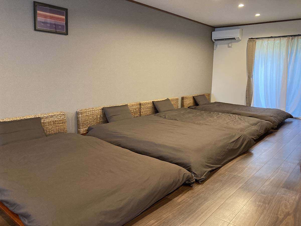 Exbh@{݂̓Z~_uxbh4tĂ܂B