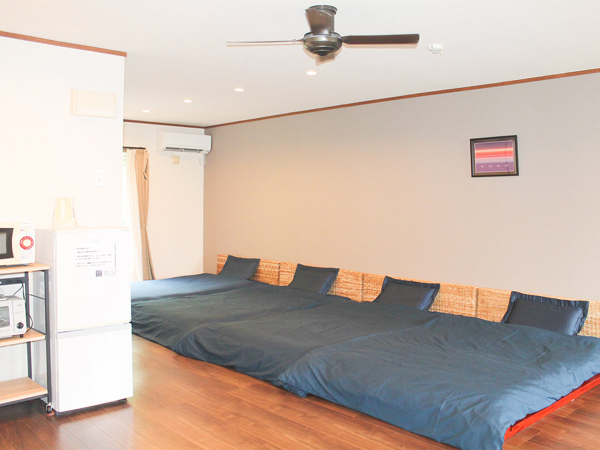 EyՁEqz][g̉ɕ܂vCx[gRh~jA