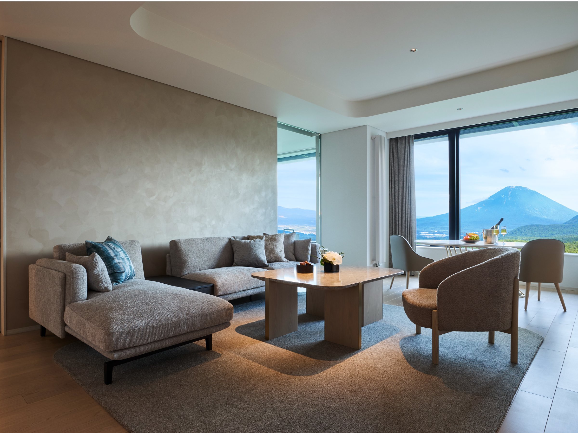 Corner Onsen Suite, Mt. Yotei View