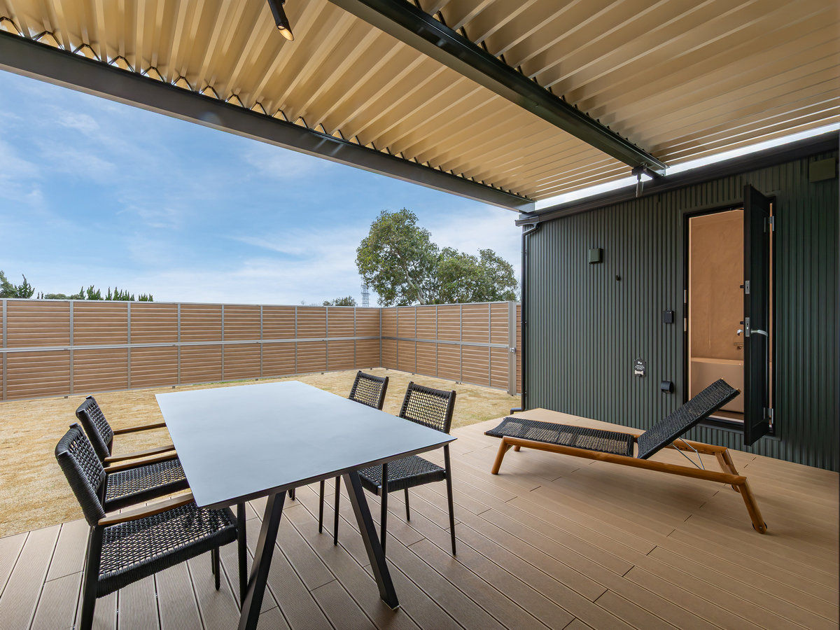 NEW�y�v���C�x�[�g�h�b�O�����E�T�E�i�t�z�K�[�f���e���X���B��