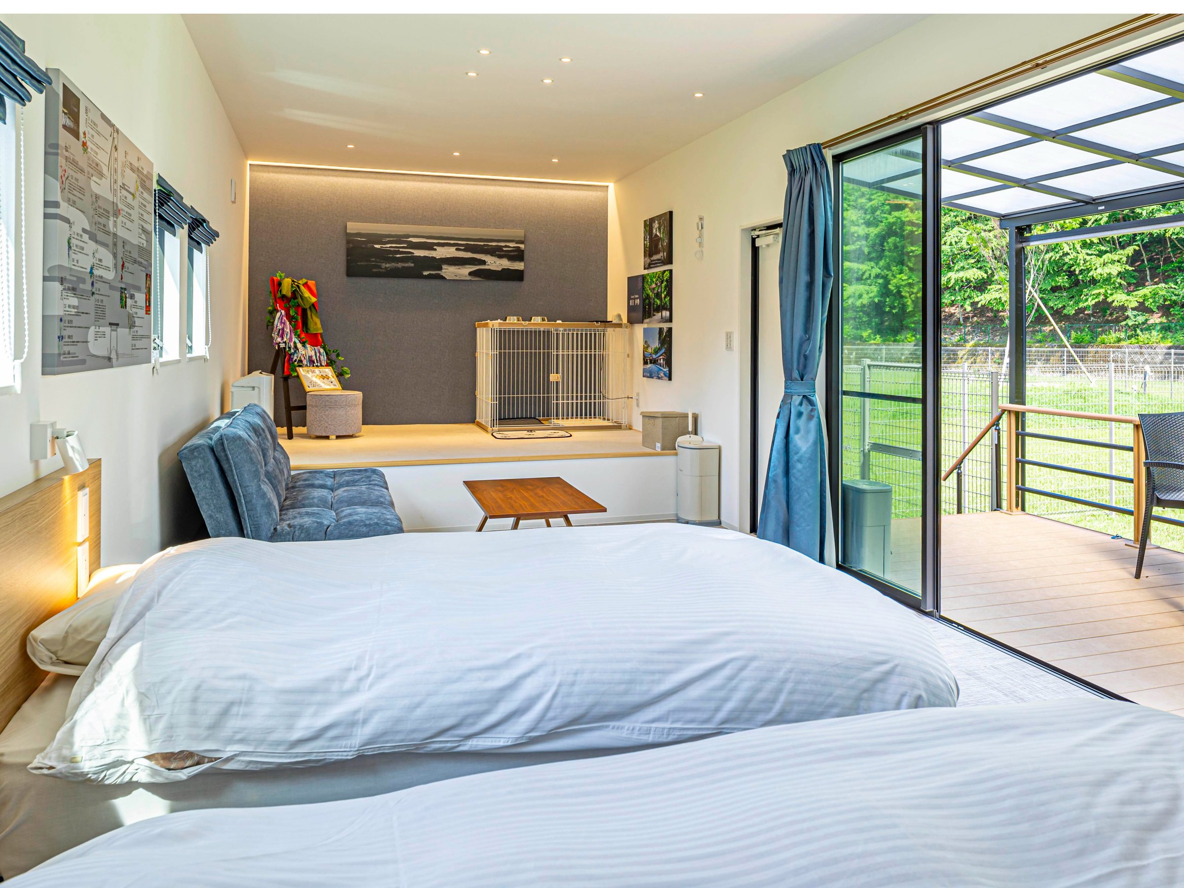 ���������̃x�b�h����f�b�L���]�߂܂�