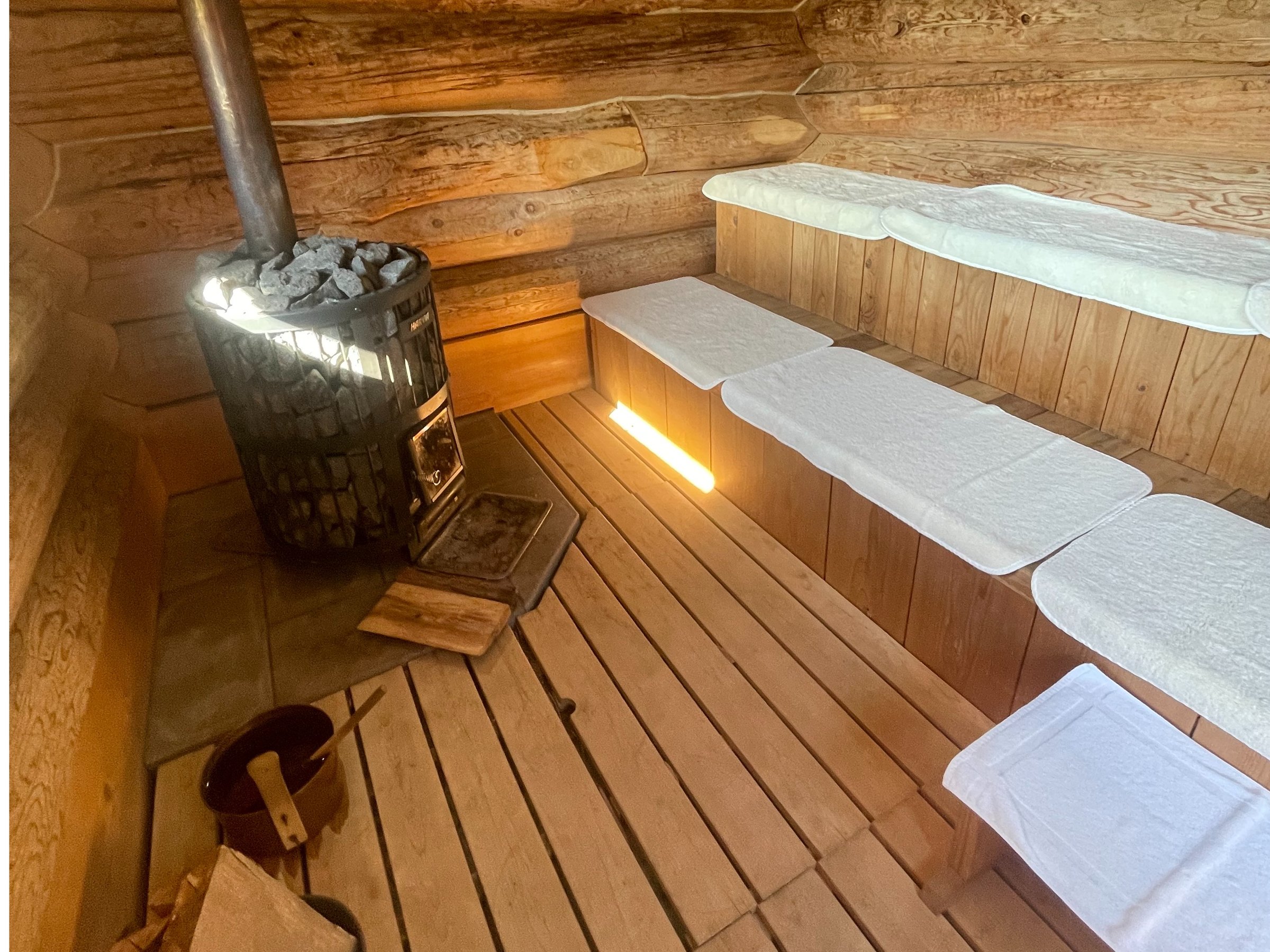 �e���}�L�����Ēg�߂�v���C�x�[�g�ȃT�E�i���[���ł��B