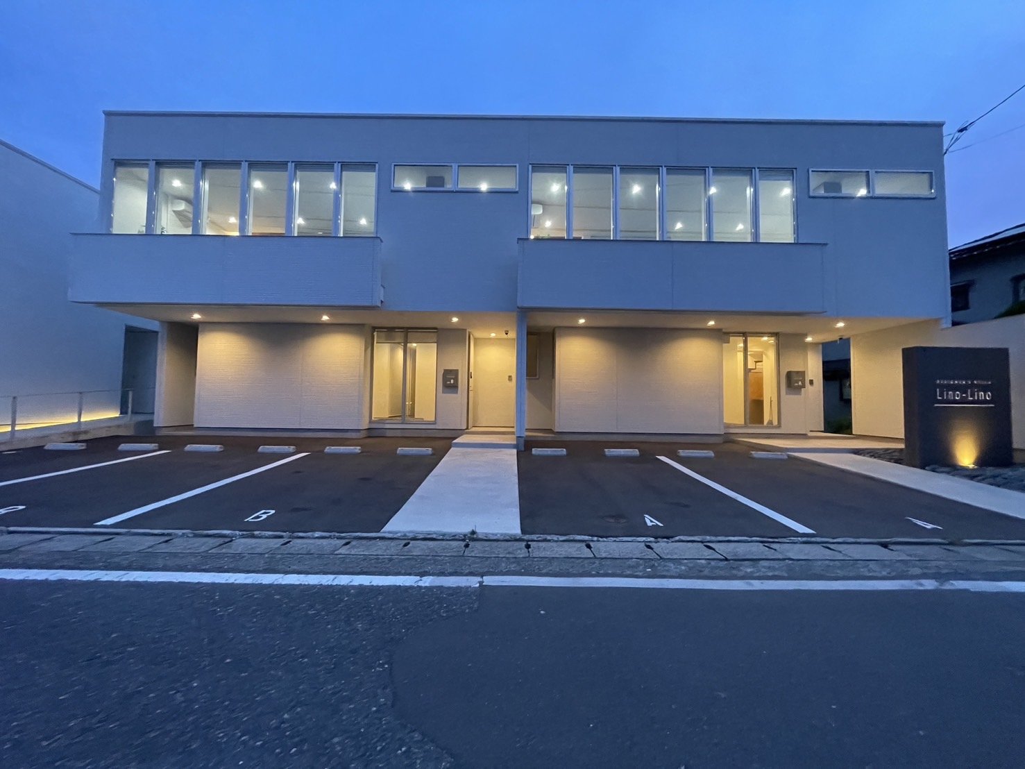 A���i�E���jB���i�����j