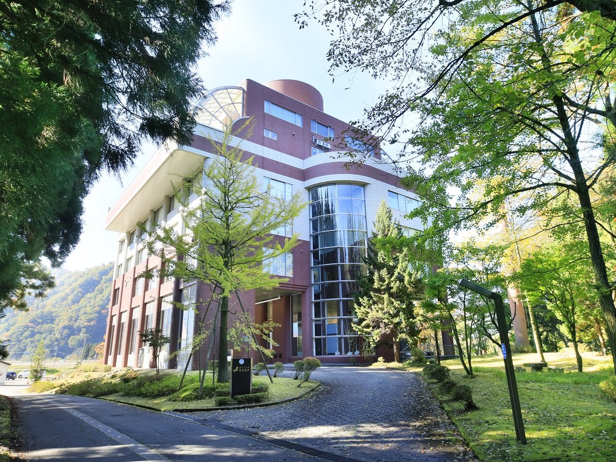 �y�O�ρz��̗΂ƎR�̕��������Ȃ���A���̂͂��܂��