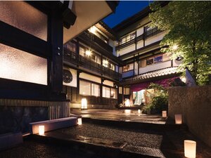 【山形県の露天風呂付き客室のある宿】深山荘高見屋