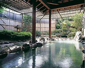 �y������:�����E��{���z��痢