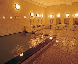 リゾートイン菅平スイスホテル：男女別大浴場。活性石温泉男女2ヶ所ずつ