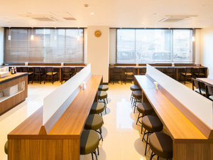 朝は朝食会場(無料)、夜はラウンジとしてご利用いただけます
