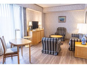 y2025Nj[AzGO[NeBuXC[grO