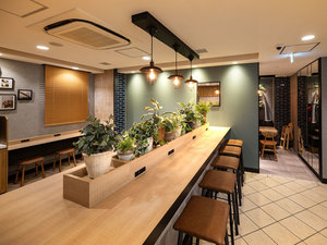 朝は朝食会場(無料)、夜はラウンジとしてご利用いただけます