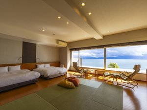 大きな窓から錦江湾を望むワイドビュー和洋室
