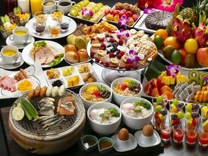 朝食ビュッフェ×スイーツ&フルーツ