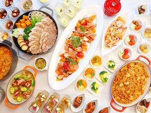 (夕食ビュッフェイメージ)高原野菜をふんだんに使った豪華な夕食。スイーツも人気です。