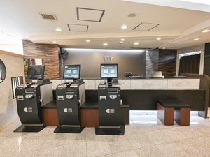 フロントスタッフは24時間対応しております。お困りの際はお気軽にお声がけください