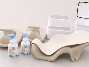 【ファミリー向け】補助便座・おむつ用ごみ箱等の貸出備品をご用意しております(数量限定)