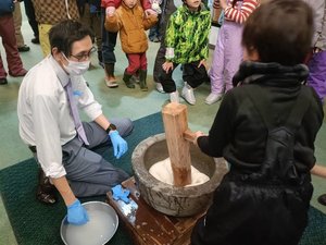 お正月餅つき